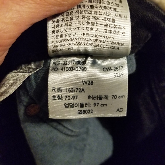 Faded black Levi shorts - Picture 3 of 3